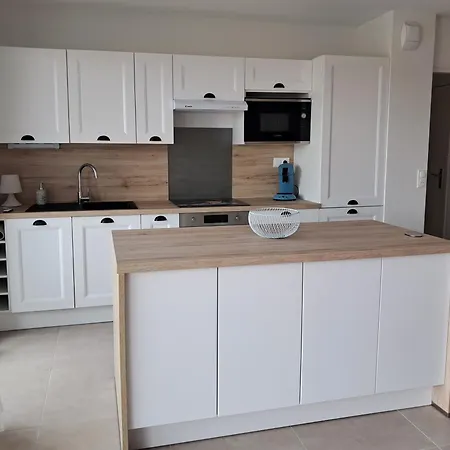 Appartement L'océanide, F2 Du Bureau, Vue Latérale *